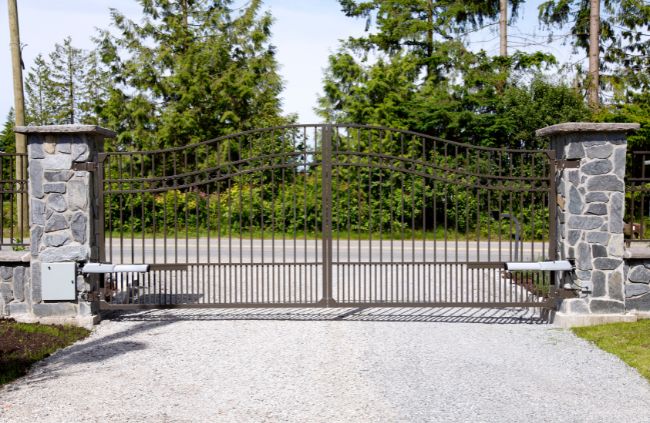 Motorised swing gates installed by Auto Gate Guys Melbourne, offering secure and elegant driveway access with automated swing gate systems Motorised swing gates installed by Auto Gate Guys Melbourne, offering secure and elegant driveway access with automated swing gate systems