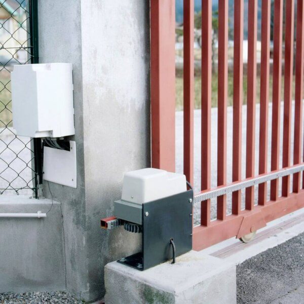 Electric gate motor installed in Rockbank by Auto Gate Guys Melbourne, built esidential and commercial sites.