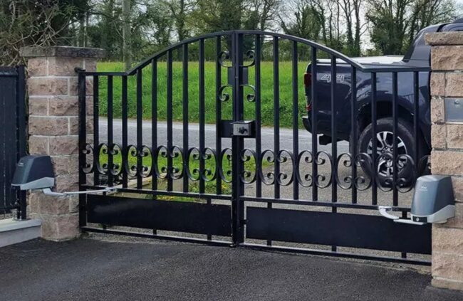 Ditec electric gate motors cover sliding, swing and barrier systems suited for reliable daily use in Melbourne.